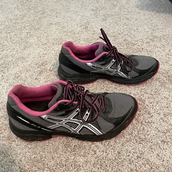 Womens tennis shoes - Picture 3 of 6